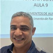 Professor de Finanças Corporativas